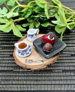 ミニチュアフード　カシスケーキセット　チョコレートアイス 紅茶　ハンドメイド