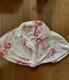 ローラアシュレイの花柄フリースケープコート