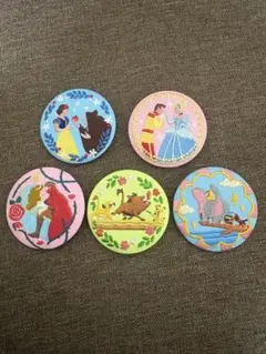 ディズニーキャラクターズ　刺繍缶バッジ　5点セット