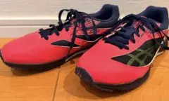 美品、一回使用 アシックス　22.5cmレーザービーム ASICS