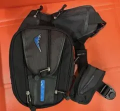 KUSHITANI クシタニ　レッグバッグ ブラックxブルーのサムネイル