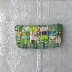 緑色系パッチワークポーチ　ハンドメイド