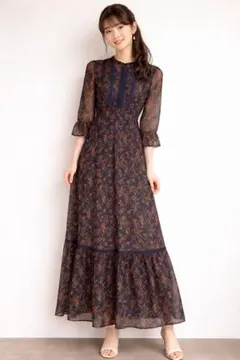 【最終値下げ】一枚で可愛い！透け感のある上品な花柄マキシ丈ワンピ