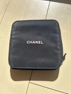 CHANEL ノベルティコスメポーチ