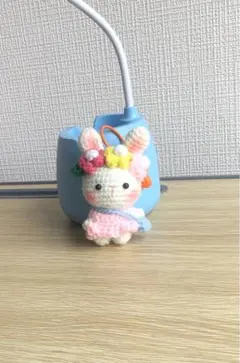 カラフルなウサギ型あみぐるみ