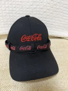 コカコーラ キャップ ブラック 赤ロゴ刺繍 テープデザイン