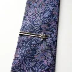 雪の結晶 スワロフスキー付 キュービックジルコニア ネクタイピン