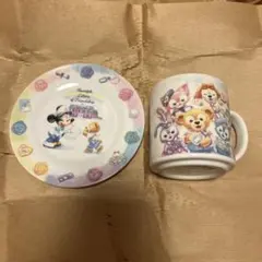 スーベニアカップ　プレート　ダッフィー　ハートフェルトレターズオブフレンドシップ