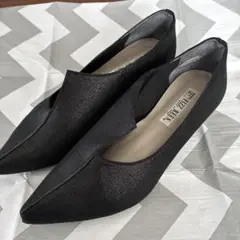 美品‼️FIZZ REEN ブラック ポインテッドトゥパンプス