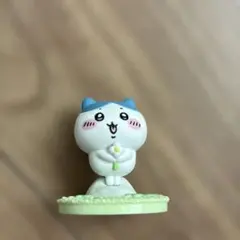 ちいかわ フィギュア 花を持つハチワレ