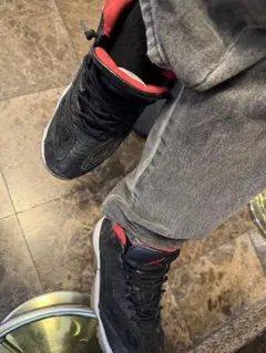 エアジョーダン ブラック/レッド スニーカー