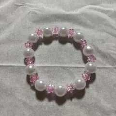 ピンクとホワイトの花形ブレスレット