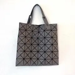 BAO BAO ISSEY MIYAKE トートバッグ　マット　グレーのサムネイル
