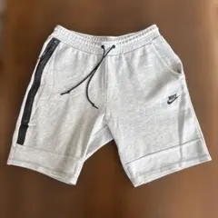 Nike グレー ショートパンツ ジッパーポケット付き　　サイズＬ