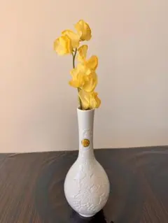 再値下げしました！　出石焼　窯元鶴山の白い優雅な陶器の花瓶