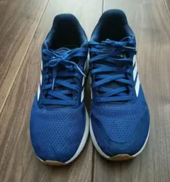 adidas スニーカー