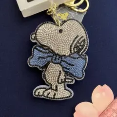 スヌーピー☘️キラキラキーホルダー　ラインストーンキーホルダー　キーチャーム