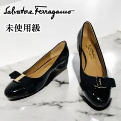 極美品 未使用 サルヴァトーレフェラガモ パンプス ヴァラリボン パテントレザー