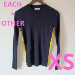 EACH×OTHER　レディース　紺色ニット　黄色いライン入り　XS（SS）のサムネイル