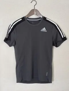 adidas グレー トレーニングTシャツ