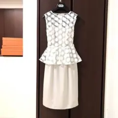 新品同様‼️【グレースクラス】ペプラムワンピース　ドットシースルー ライトベージュ