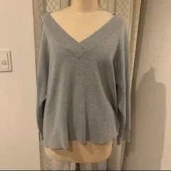 グレー 深Vネック セーター　ジーナシス