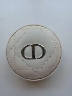 Dior スキン フォーエヴァー クッション パウダーライト