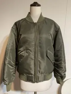 せーる！数回着用　GU 中わたMA-1ブルゾン　カーキS