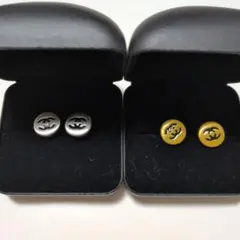 シルバー・イエローロゴピアス　2点セット