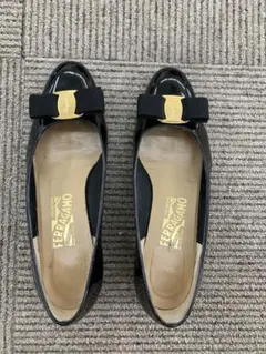 Salvatore Ferragamo 黒 リボン付きパンプス