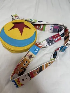 Disney ピクサーボール　ピンコレクター　バッグ　ストラップ　香港ディズニー