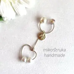 No.1276 ハンドメイド　ガラスパールのハートイヤーカフ　片耳用　ゴールド色