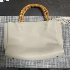 ベージュ レザー ハンドバッグ バンブー