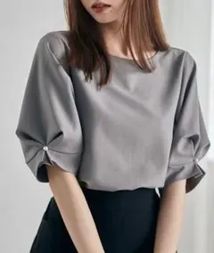 1週間限定出品！　デザインブラウスのサムネイル