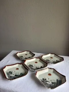 伊万里焼 変形角皿 金絵 鶴文 5客揃 骨董 伊万里焼 変形角皿 金絵 鶴文 5客揃 骨董 - メルカリ