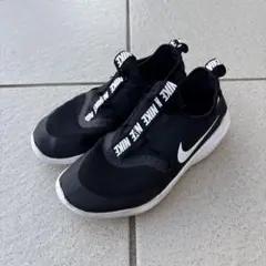Nike ナイキ　ブラック スリッポン スニーカー　２２㎝