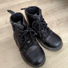 キッズ ブラック レースアップブーツ　１８cm