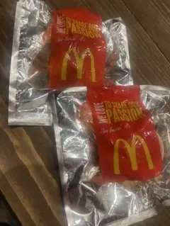 マクドナルド ミニチュアハンバーガーストラップ2個セットのサムネイル