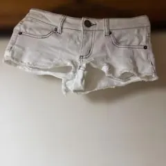 ホワイトショートパンツ