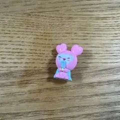 TWICE LOVELYS びっくりたまご　フィギュア　モモ