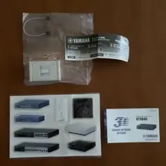 YAMAHA ネットワーク機器　ミニチュアコレクションBANDAI＋シール2枚