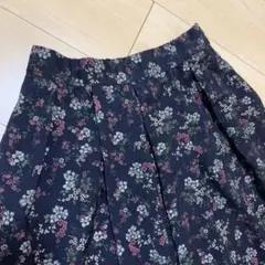 アースミュージック&エコロジー　スカート　フレア　花柄　ネイビー