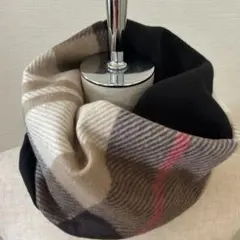 お得❤️チェック❤️ミルクティー　ベージュ　黒　フリース　スヌード　マフラー　防寒