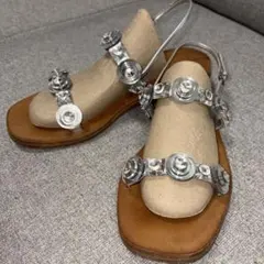 miumiu ビジューサンダルのサムネイル