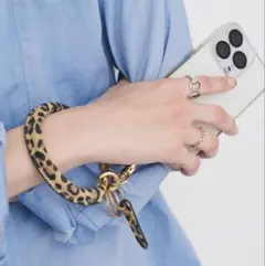 HASHIBAMI / ハシバミ ウィンドベルレオパードハンドストラップ