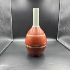 【送料無料】赤と白の陶器製花瓶 一輪挿し