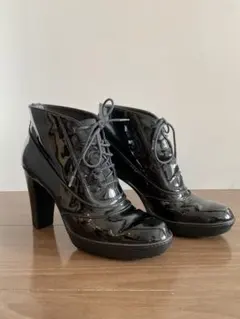 Tod’s ブラックパテントレザー ブーティ 高ヒール 本革 23,5のサムネイル