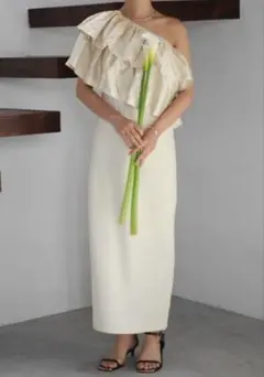 アイボリー フリル付きノースリーブセット