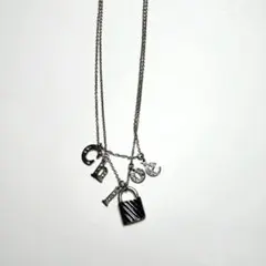 Dior ロゴチャーム ピアス 片耳用 - メルカリ