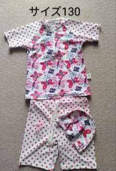 ♡美品♡女の子水着セット サイズ130／ 蝶と花のプリント